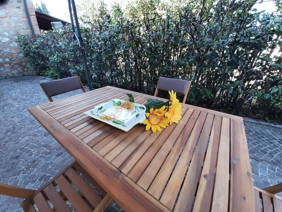 Lajatico Rentals - Casa Di Alice Nel Borgo Buitenkant foto